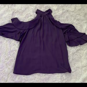 Blouse off shoulders